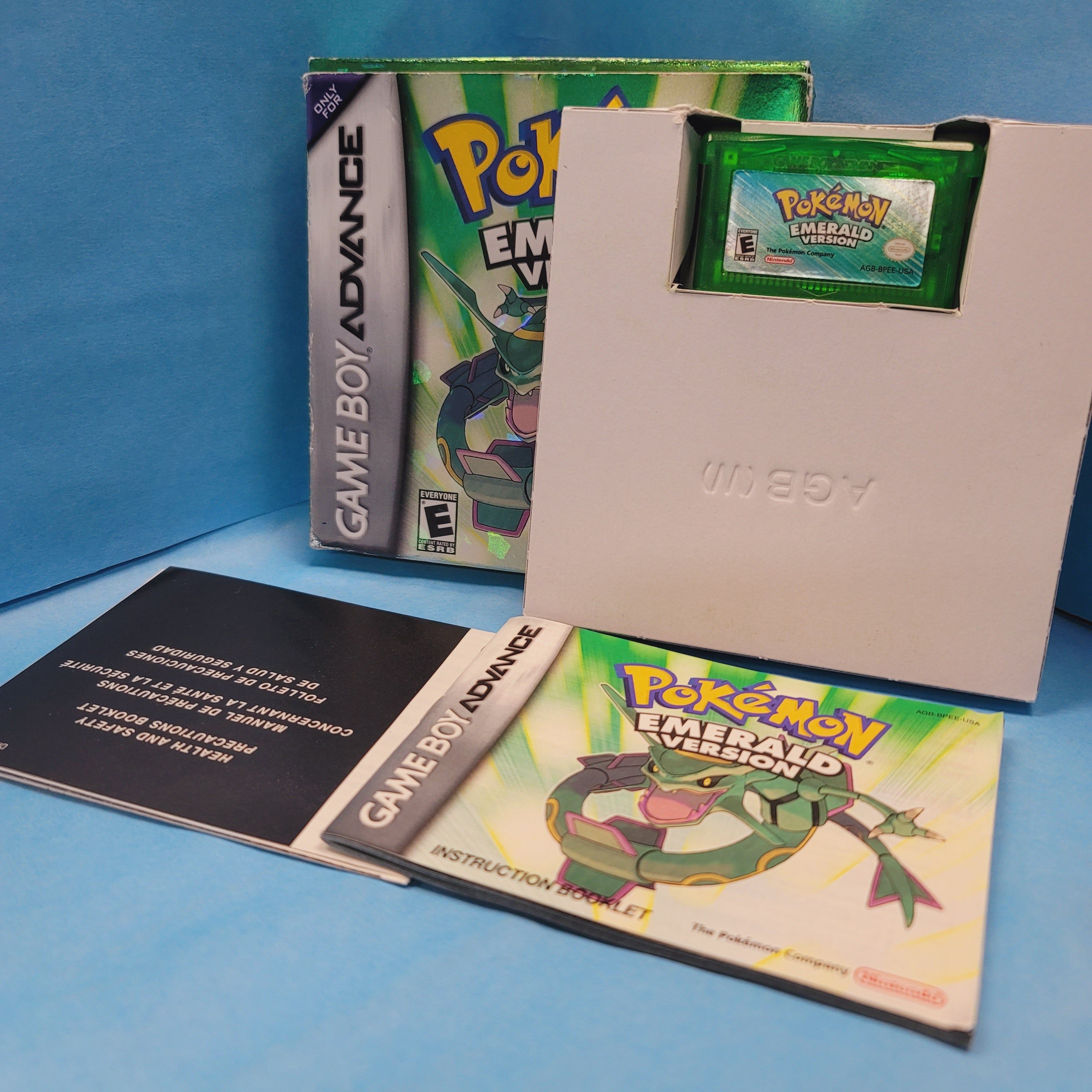 GBA - Pokemon Emerald (Complete in Box / A- / With Manual)