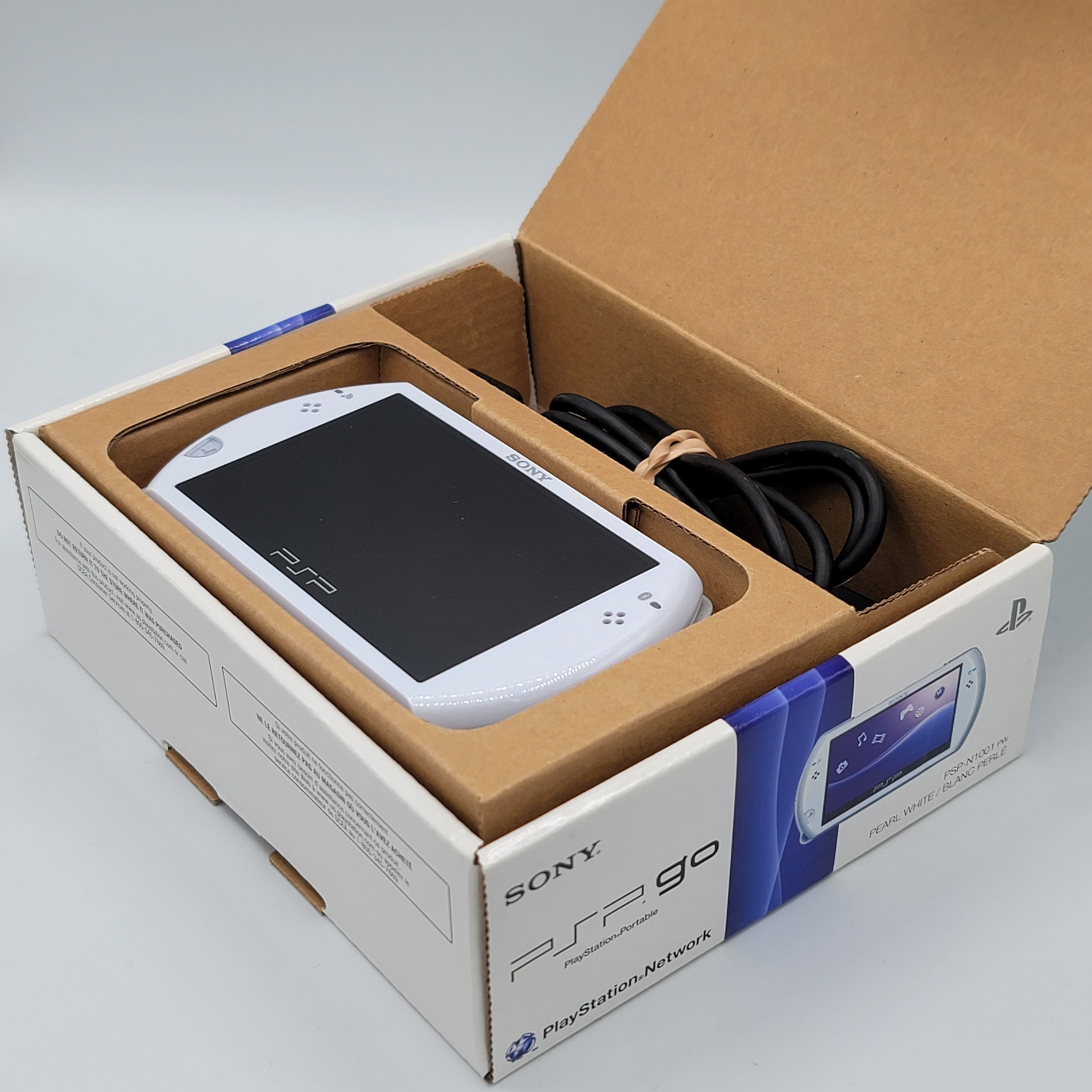 PSP GO System - White (Complete in Box)