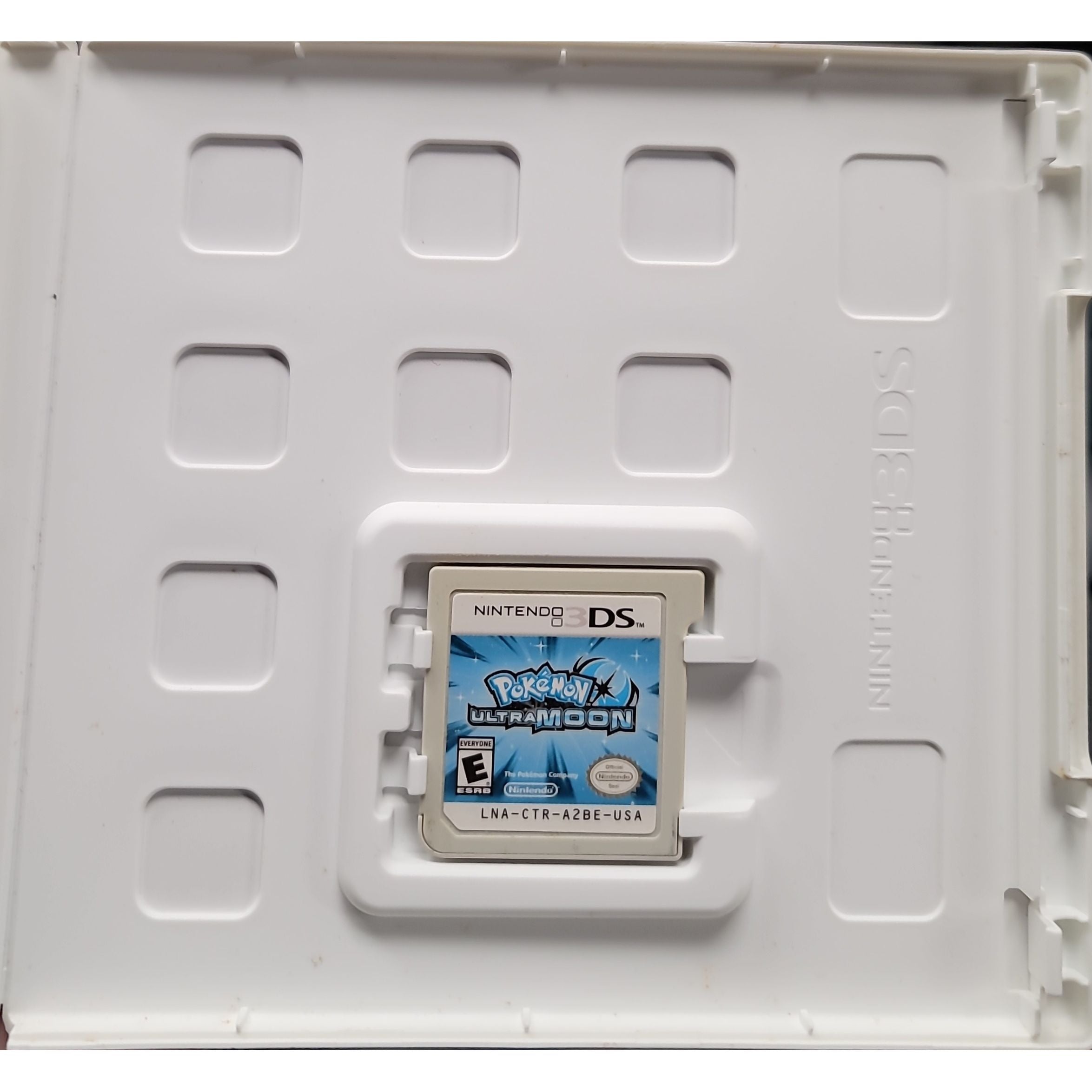 3DS - Pokemon Ultra Moon (In Case / Sun Faded)