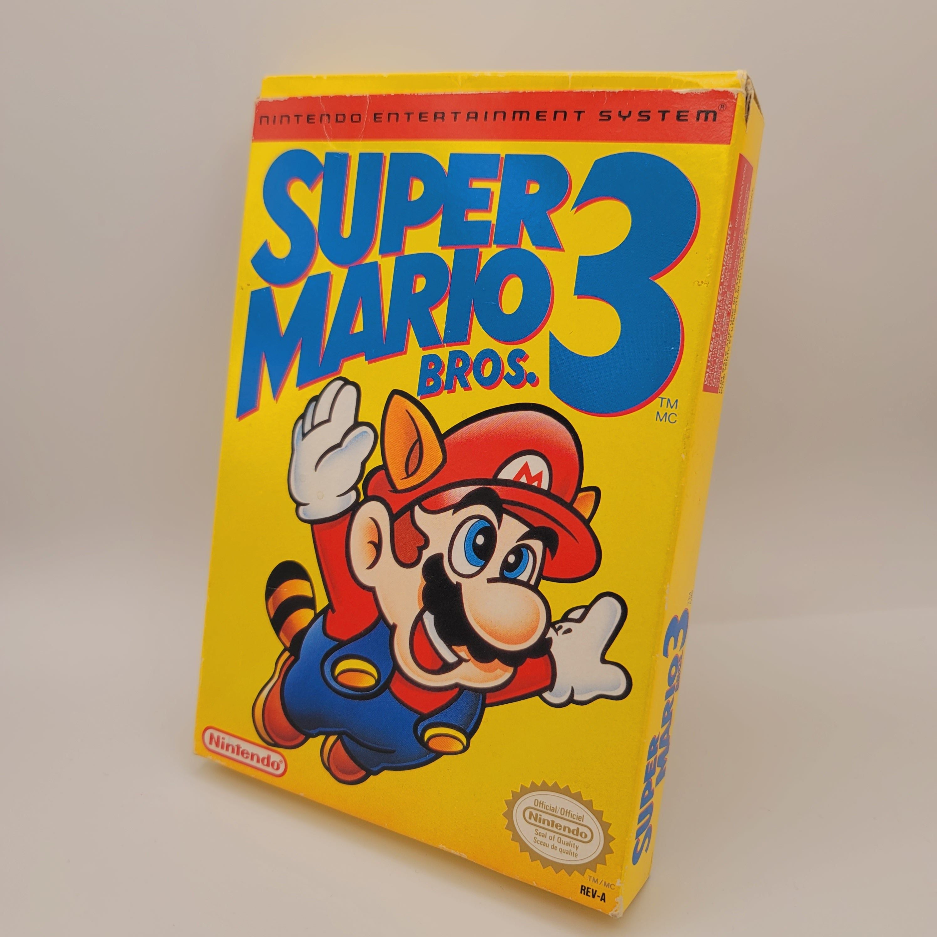 NES - Super Mario Bros 3 (Complete In Box / A- / With Manual)
