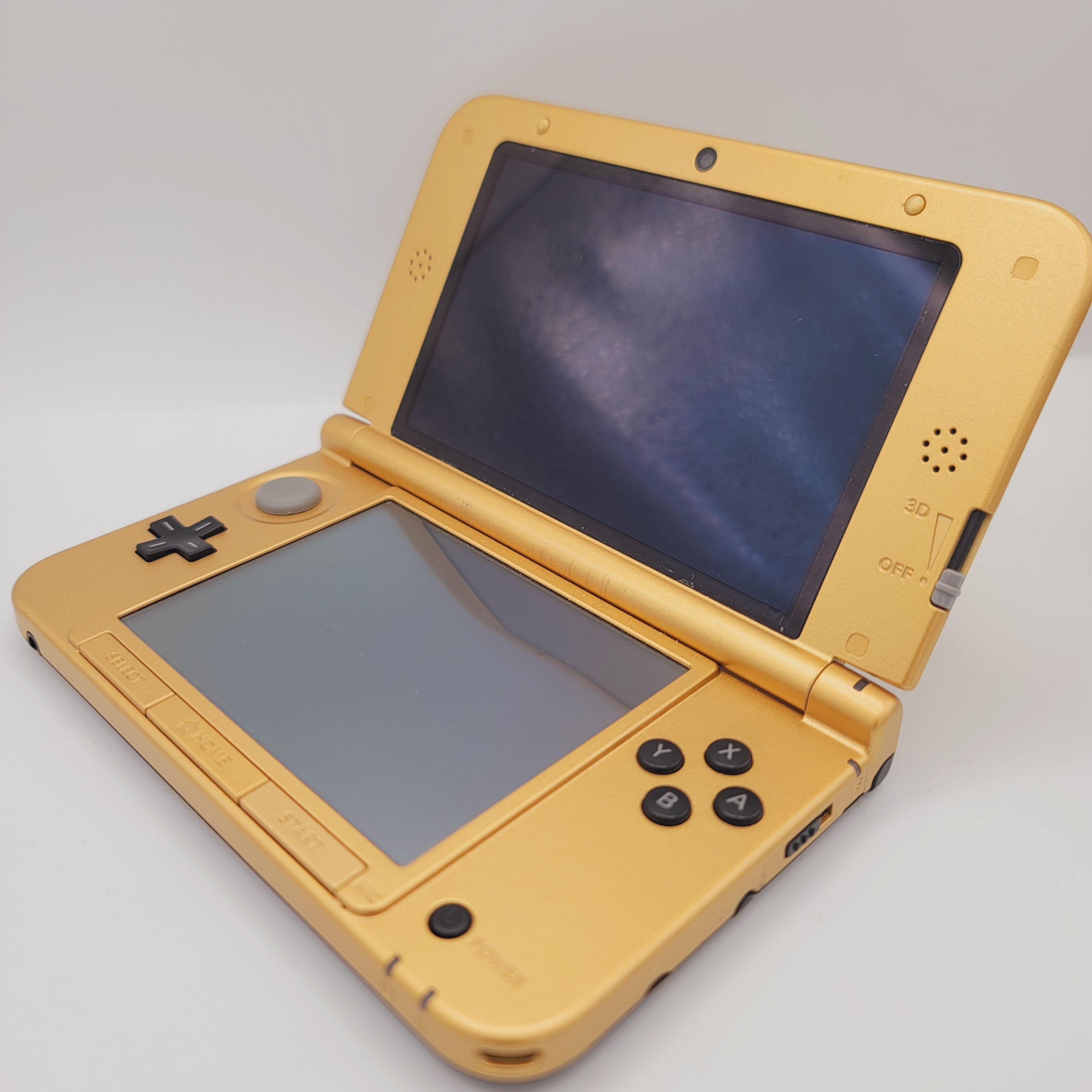 3DS XL System (The Legend of Zelda A Link Between Worlds / Complete in Box)