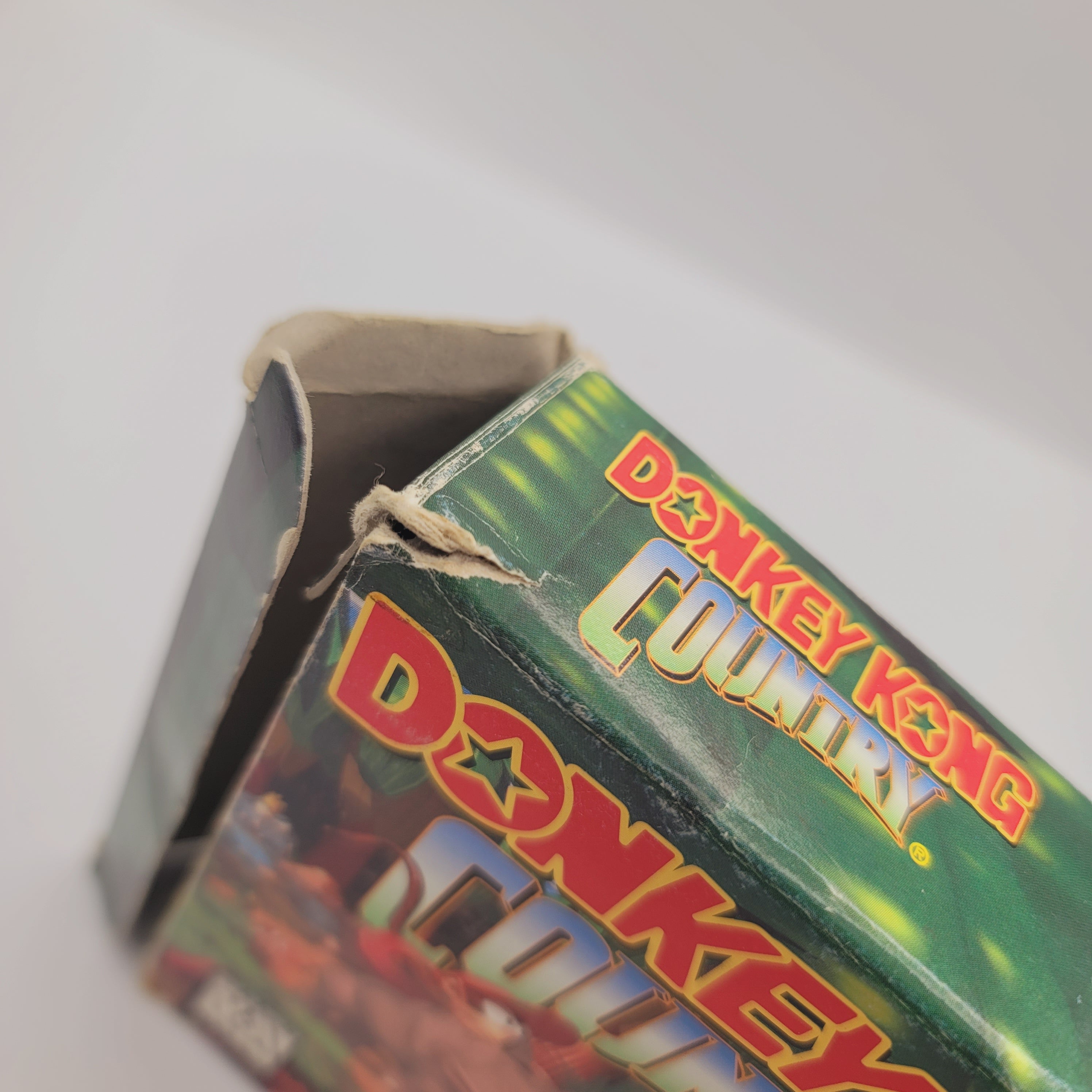 SNES - Donkey Kong Country (Complete in Box / B- / With Manual)