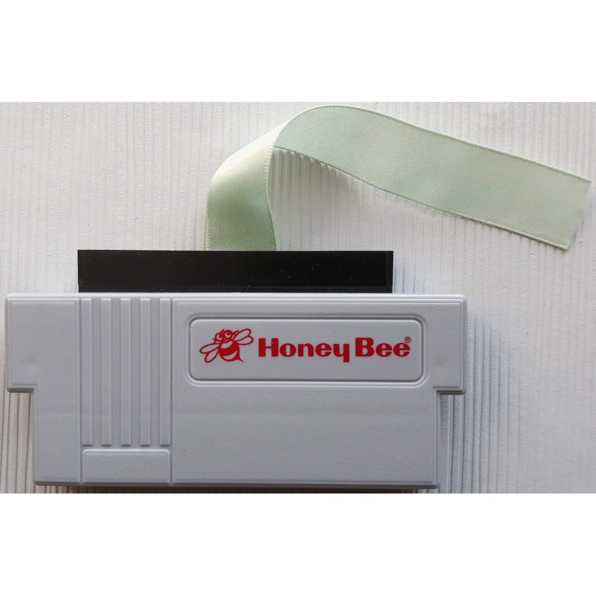 Honey Bee Famicom to NES Adapter (No Ribbon)